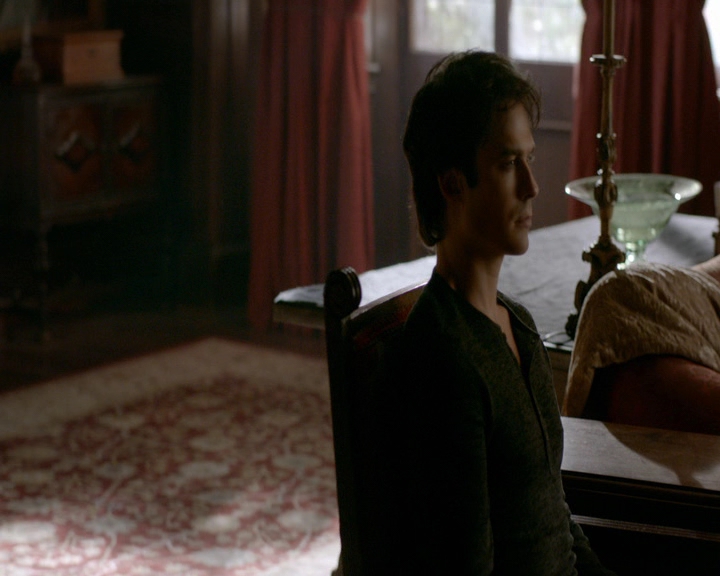 VampireDiaries-dot-nl_VampireDiaries-8x10NostalgiasABitch0092.jpg