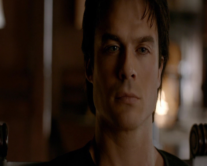 VampireDiaries-dot-nl_VampireDiaries-8x10NostalgiasABitch0105.jpg