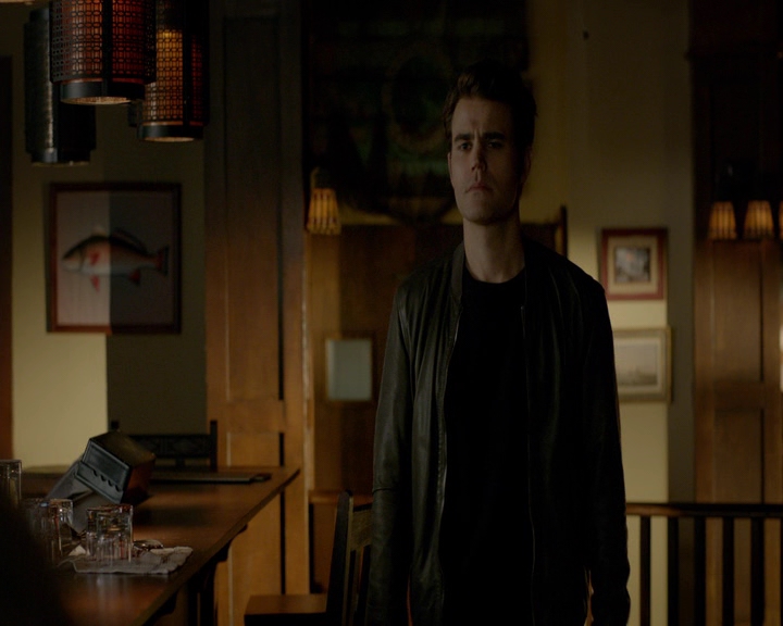 VampireDiaries-dot-nl_VampireDiaries-8x10NostalgiasABitch0112.jpg
