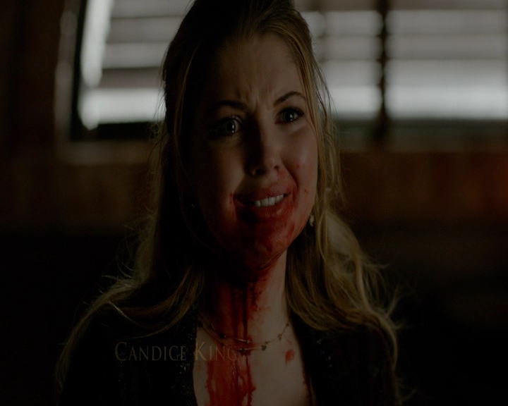 VampireDiaries-dot-nl_VampireDiaries-8x10NostalgiasABitch0124.jpg