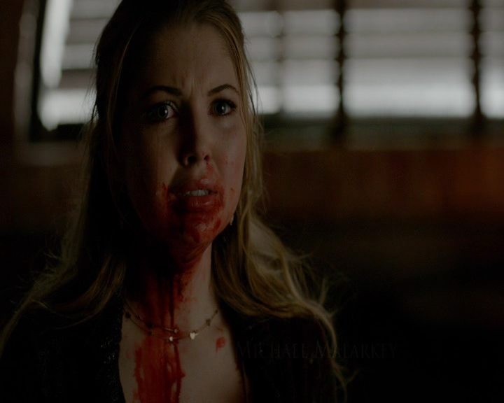 VampireDiaries-dot-nl_VampireDiaries-8x10NostalgiasABitch0134.jpg