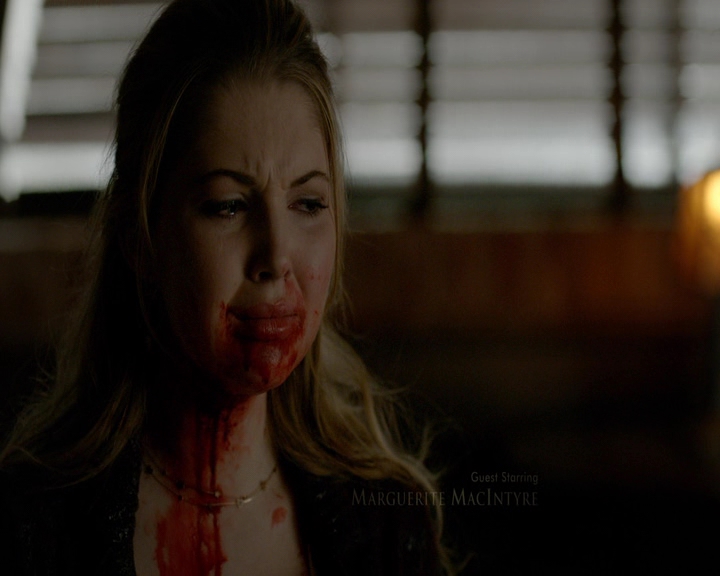 VampireDiaries-dot-nl_VampireDiaries-8x10NostalgiasABitch0140.jpg