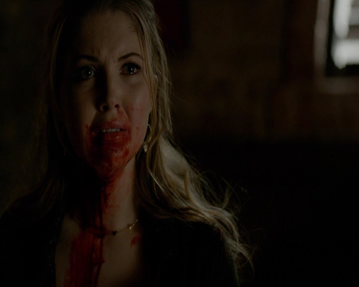 VampireDiaries-dot-nl_VampireDiaries-8x10NostalgiasABitch0155.jpg