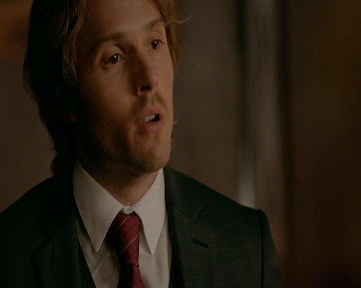 VampireDiaries-dot-nl_VampireDiaries-8x10NostalgiasABitch0486.jpg