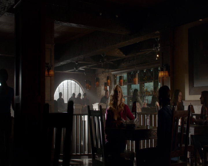 VampireDiaries-dot-nl_VampireDiaries-8x10NostalgiasABitch0712.jpg