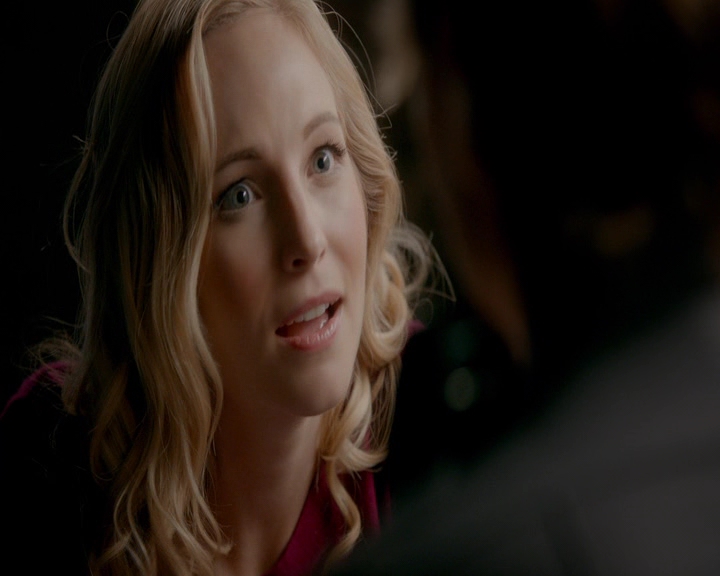 VampireDiaries-dot-nl_VampireDiaries-8x10NostalgiasABitch0862.jpg