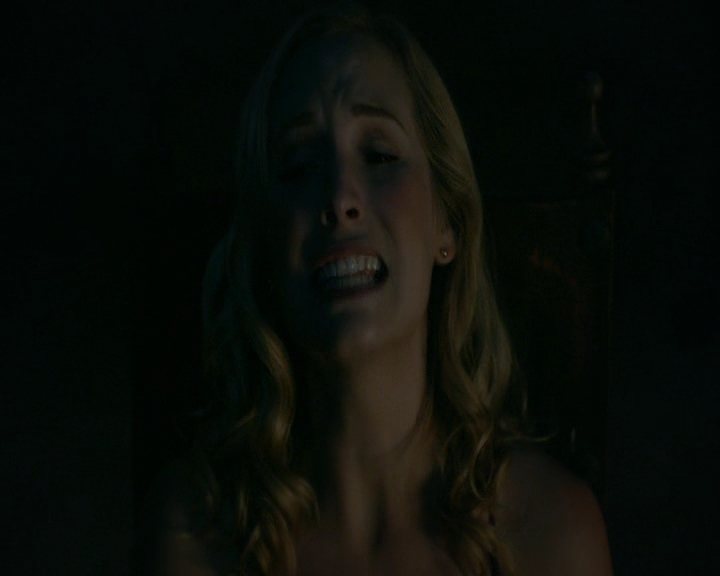 VampireDiaries-dot-nl_VampireDiaries-8x10NostalgiasABitch1000.jpg