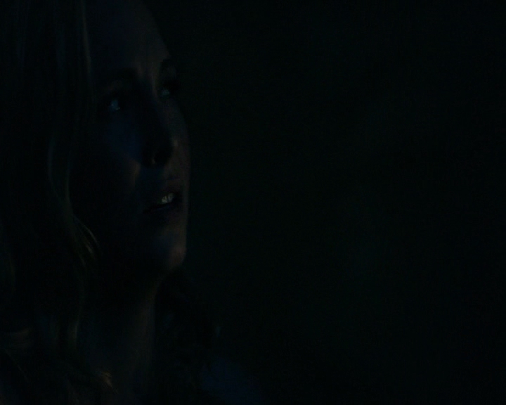 VampireDiaries-dot-nl_VampireDiaries-8x10NostalgiasABitch1009.jpg