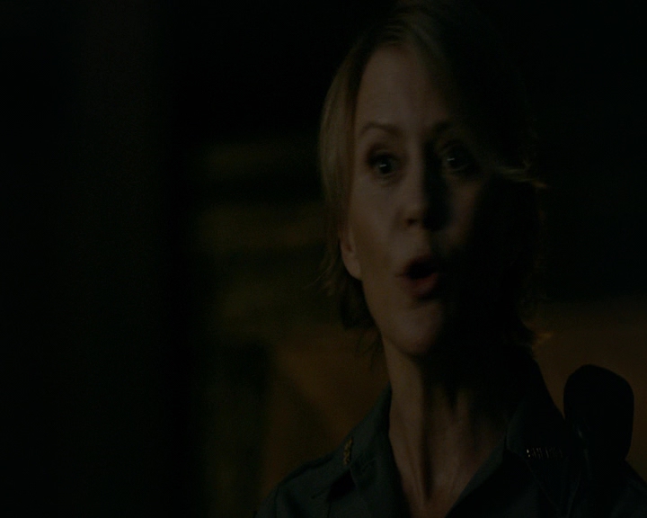 VampireDiaries-dot-nl_VampireDiaries-8x10NostalgiasABitch1013.jpg