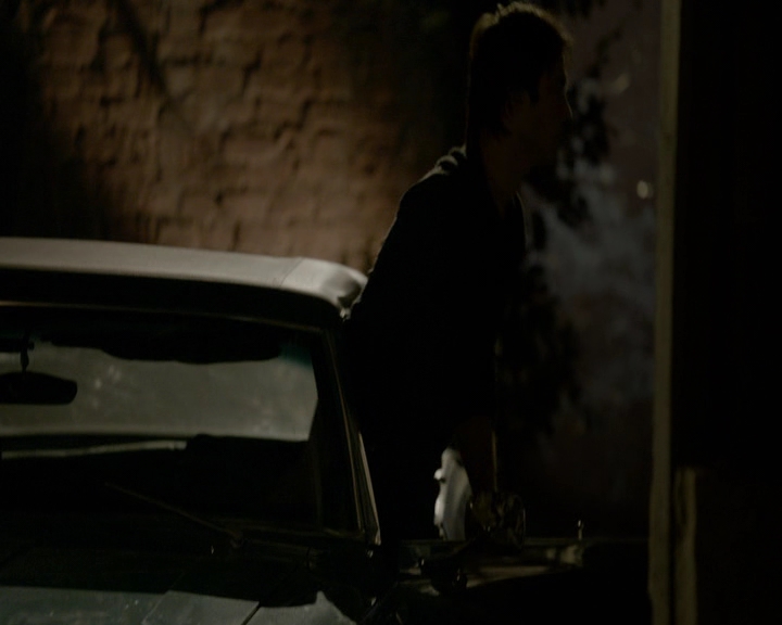 VampireDiaries-dot-nl_VampireDiaries-8x10NostalgiasABitch2126.jpg