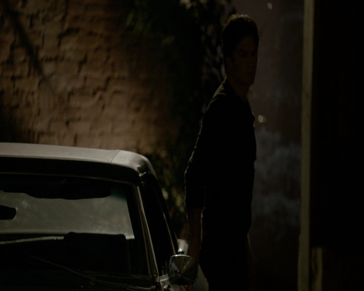 VampireDiaries-dot-nl_VampireDiaries-8x10NostalgiasABitch2129.jpg