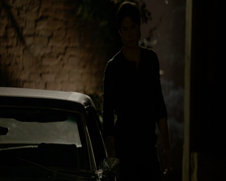 VampireDiaries-dot-nl_VampireDiaries-8x10NostalgiasABitch2130.jpg