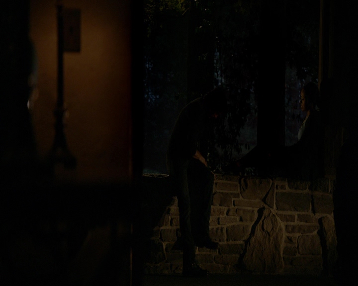 VampireDiaries-dot-nl_VampireDiaries-8x10NostalgiasABitch2153.jpg