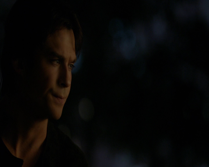 VampireDiaries-dot-nl_VampireDiaries-8x10NostalgiasABitch2176.jpg