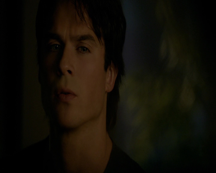 VampireDiaries-dot-nl_VampireDiaries-8x10NostalgiasABitch2206.jpg