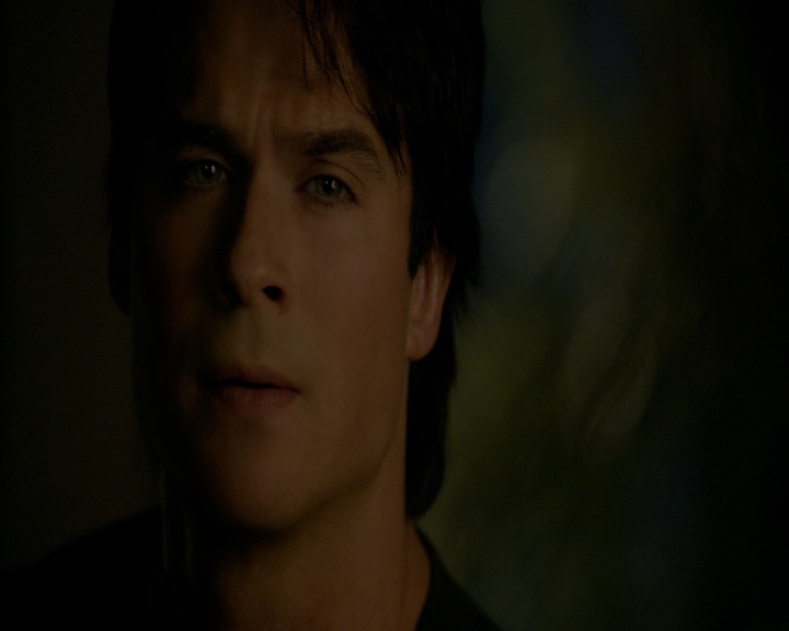 VampireDiaries-dot-nl_VampireDiaries-8x10NostalgiasABitch2215.jpg