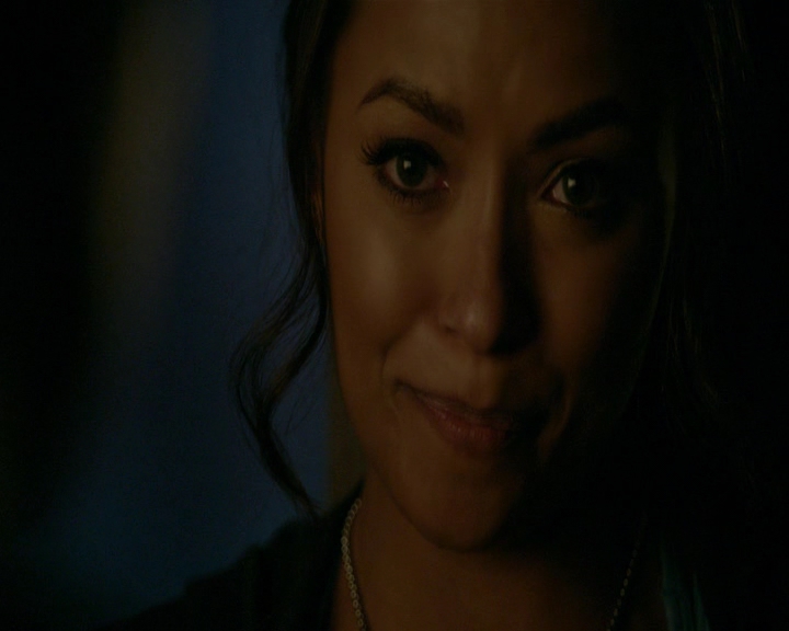 VampireDiaries-dot-nl_VampireDiaries-8x10NostalgiasABitch2270.jpg