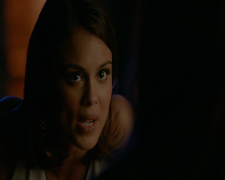 VampireDiaries-dot-nl_VampireDiaries-8x10NostalgiasABitch2309.jpg