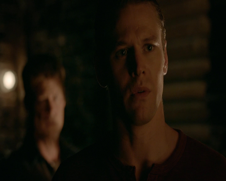 VampireDiaries-dot-nl_VampireDiaries-8x11YouMadeAChoiceToBeGood0005.jpg