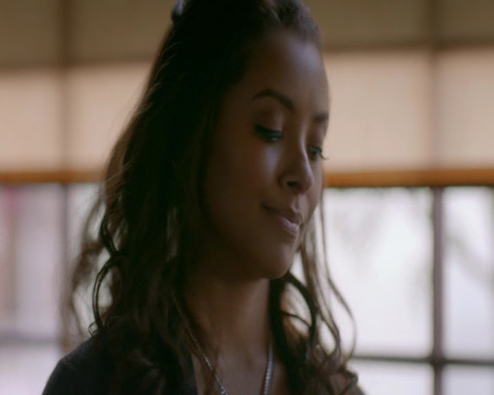 VampireDiaries-dot-nl_VampireDiaries-8x11YouMadeAChoiceToBeGood0052.jpg