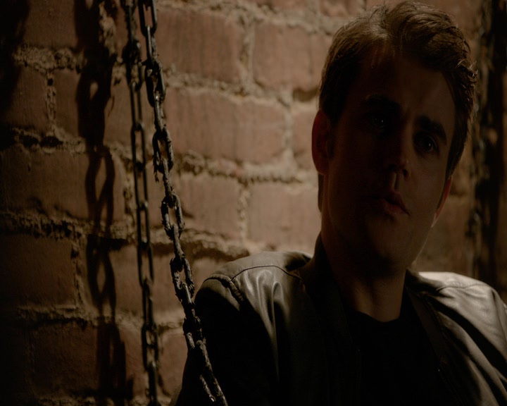 VampireDiaries-dot-nl_VampireDiaries-8x11YouMadeAChoiceToBeGood0167.jpg