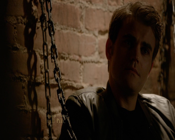VampireDiaries-dot-nl_VampireDiaries-8x11YouMadeAChoiceToBeGood0168.jpg