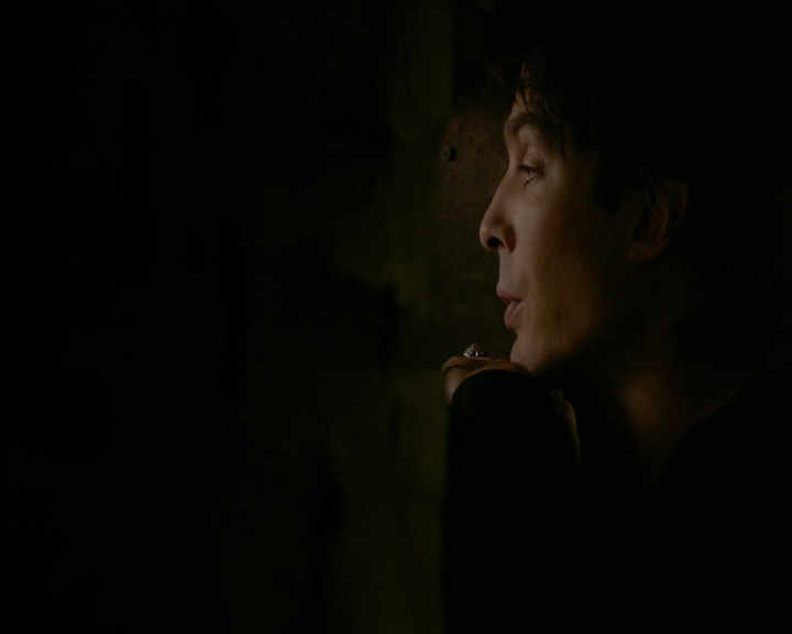VampireDiaries-dot-nl_VampireDiaries-8x11YouMadeAChoiceToBeGood0170.jpg