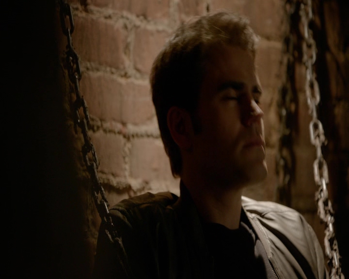 VampireDiaries-dot-nl_VampireDiaries-8x11YouMadeAChoiceToBeGood0177.jpg