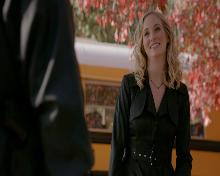 VampireDiaries-dot-nl_VampireDiaries-8x11YouMadeAChoiceToBeGood0249.jpg