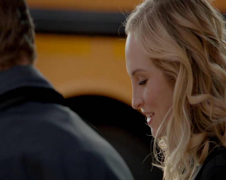 VampireDiaries-dot-nl_VampireDiaries-8x11YouMadeAChoiceToBeGood0264.jpg