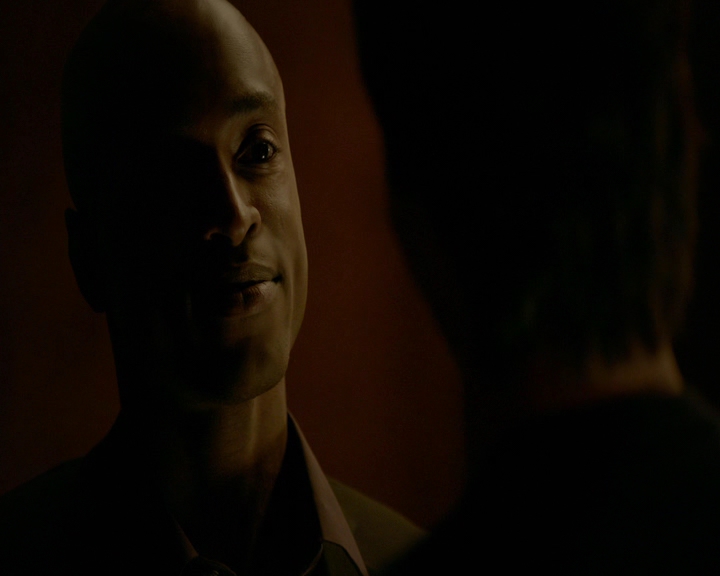 VampireDiaries-dot-nl_VampireDiaries-8x11YouMadeAChoiceToBeGood0512.jpg