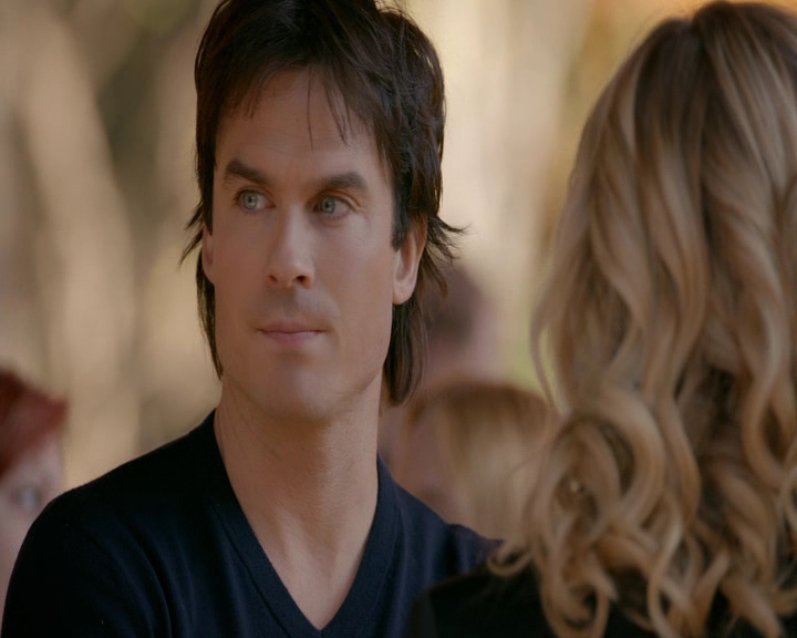 VampireDiaries-dot-nl_VampireDiaries-8x11YouMadeAChoiceToBeGood0606.jpg