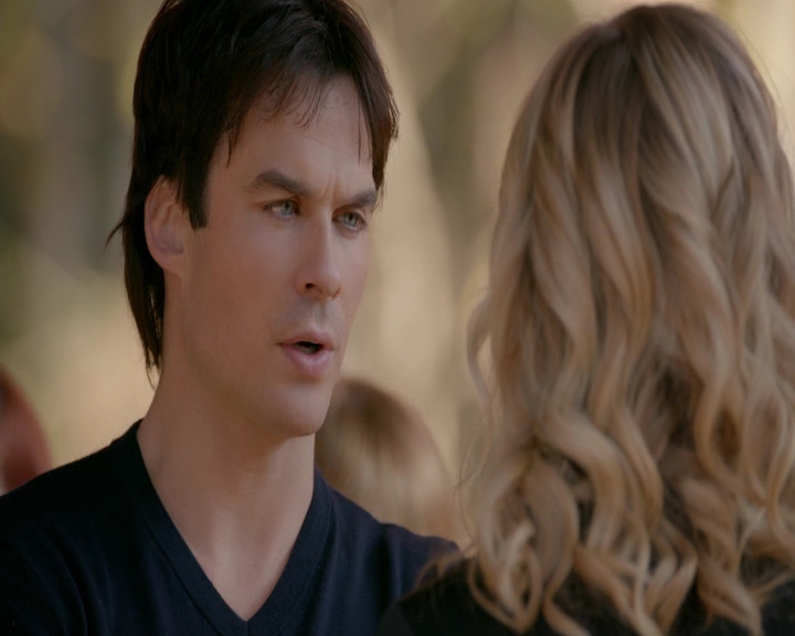VampireDiaries-dot-nl_VampireDiaries-8x11YouMadeAChoiceToBeGood0613.jpg