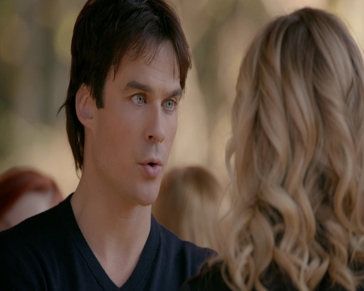VampireDiaries-dot-nl_VampireDiaries-8x11YouMadeAChoiceToBeGood0614.jpg