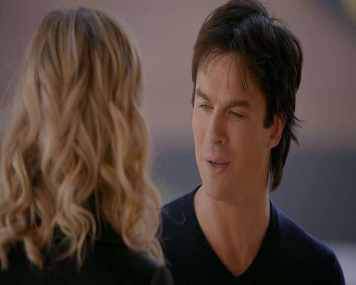 VampireDiaries-dot-nl_VampireDiaries-8x11YouMadeAChoiceToBeGood0636.jpg
