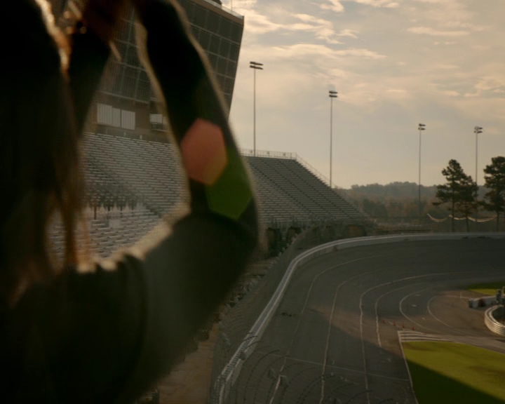 VampireDiaries-dot-nl_VampireDiaries-8x11YouMadeAChoiceToBeGood0657.jpg
