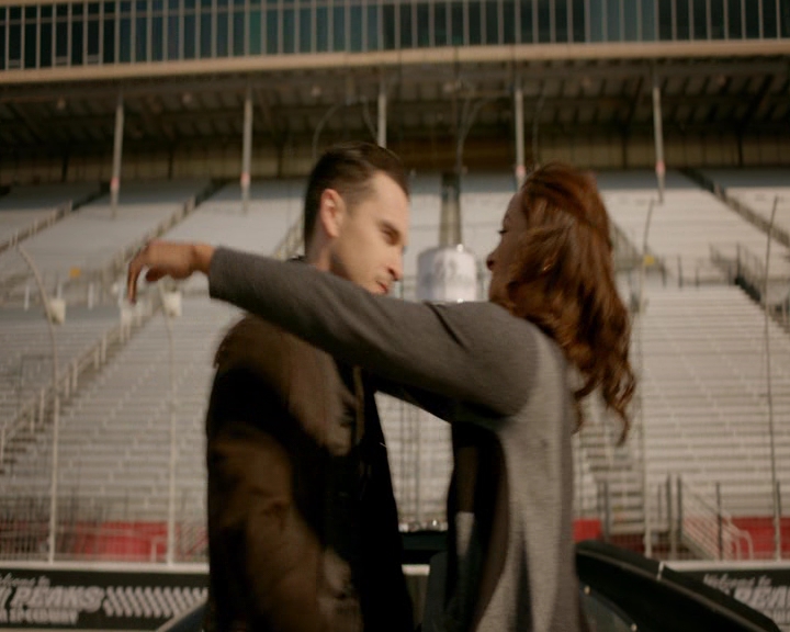 VampireDiaries-dot-nl_VampireDiaries-8x11YouMadeAChoiceToBeGood0679.jpg