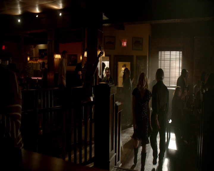 VampireDiaries-dot-nl_VampireDiaries-8x11YouMadeAChoiceToBeGood0751.jpg
