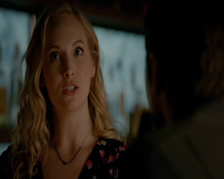 VampireDiaries-dot-nl_VampireDiaries-8x11YouMadeAChoiceToBeGood0983.jpg