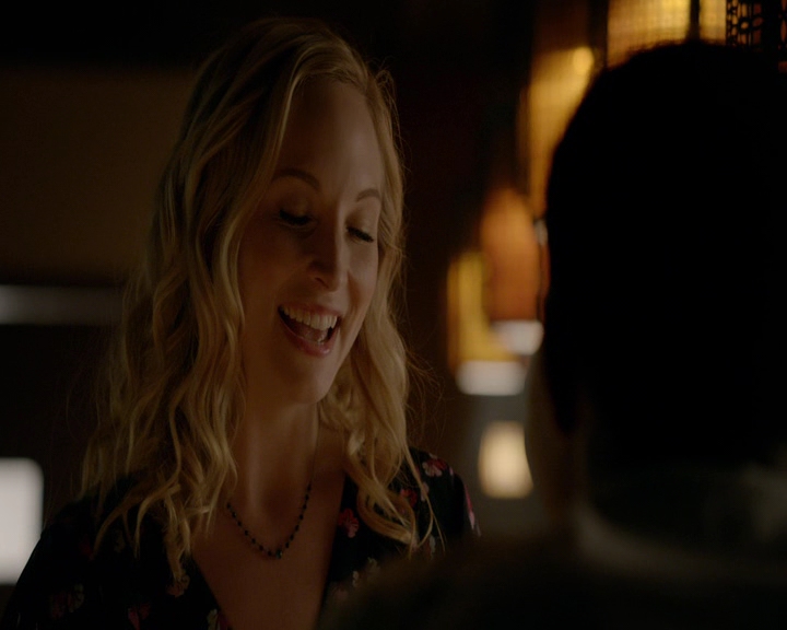 VampireDiaries-dot-nl_VampireDiaries-8x11YouMadeAChoiceToBeGood1014.jpg