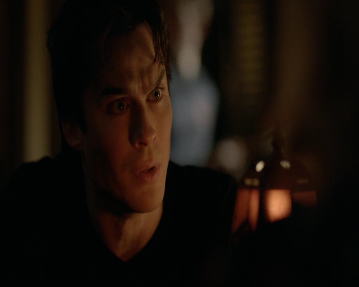 VampireDiaries-dot-nl_VampireDiaries-8x11YouMadeAChoiceToBeGood1246.jpg