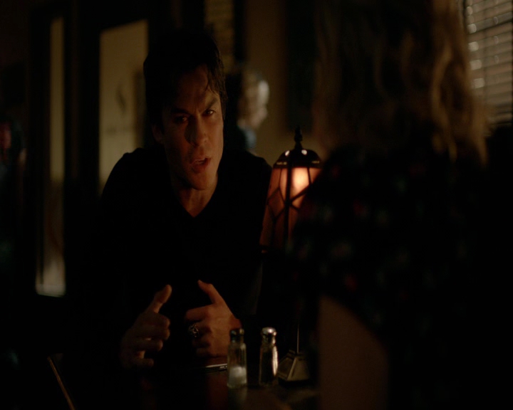 VampireDiaries-dot-nl_VampireDiaries-8x11YouMadeAChoiceToBeGood1257.jpg