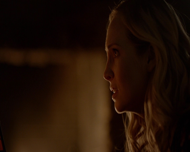VampireDiaries-dot-nl_VampireDiaries-8x11YouMadeAChoiceToBeGood1277.jpg