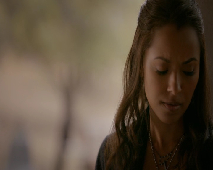 VampireDiaries-dot-nl_VampireDiaries-8x11YouMadeAChoiceToBeGood1406.jpg
