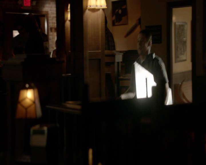 VampireDiaries-dot-nl_VampireDiaries-8x11YouMadeAChoiceToBeGood1413.jpg