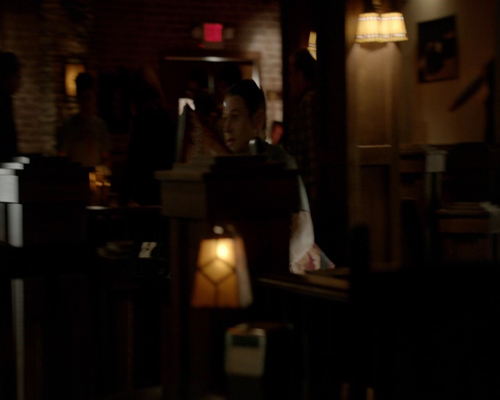 VampireDiaries-dot-nl_VampireDiaries-8x11YouMadeAChoiceToBeGood1414.jpg