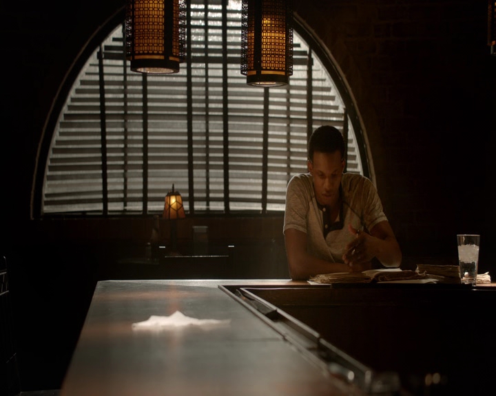 VampireDiaries-dot-nl_VampireDiaries-8x11YouMadeAChoiceToBeGood1422.jpg