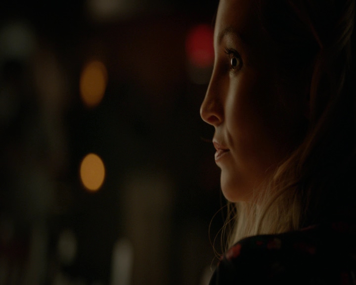 VampireDiaries-dot-nl_VampireDiaries-8x11YouMadeAChoiceToBeGood1444.jpg
