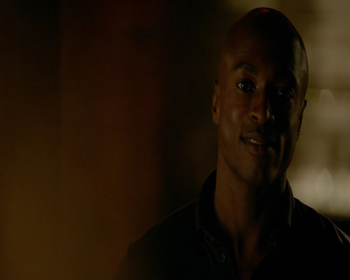 VampireDiaries-dot-nl_VampireDiaries-8x11YouMadeAChoiceToBeGood1589.jpg