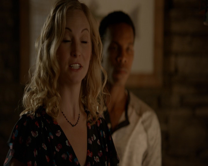 VampireDiaries-dot-nl_VampireDiaries-8x11YouMadeAChoiceToBeGood1629.jpg